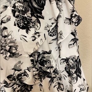 White House Black Mkt Black White Ruffled Sleeveless Blouse  XS